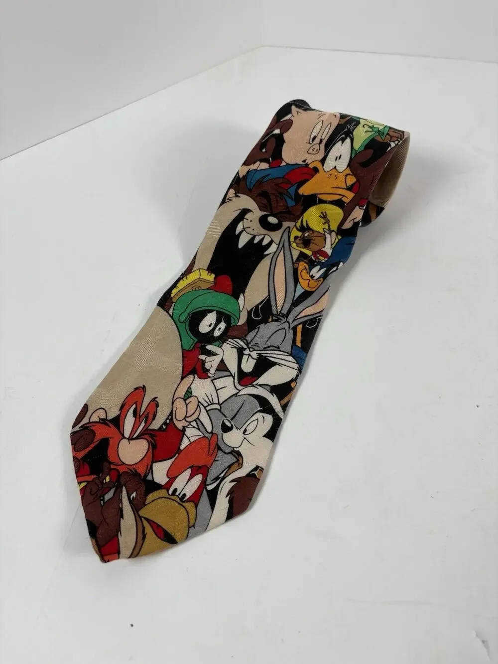 Vintage 1995 Looney Tunes Mania 100% Silk Character Tie Bugs Bunny Taz Daffy
